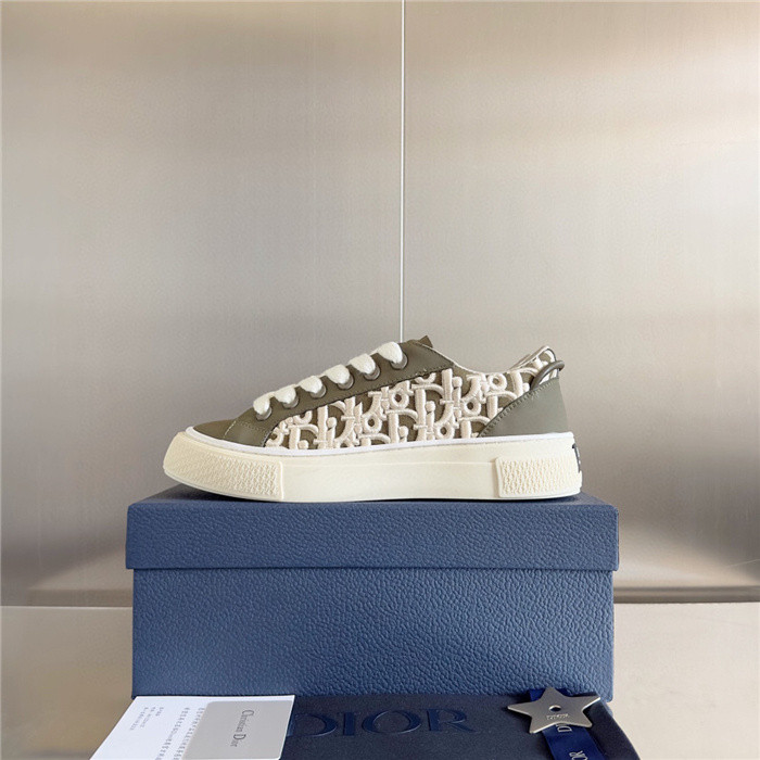 DR B33 SNEAKER