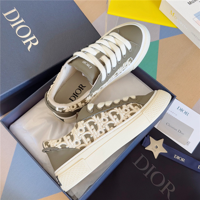 DR B33 SNEAKER