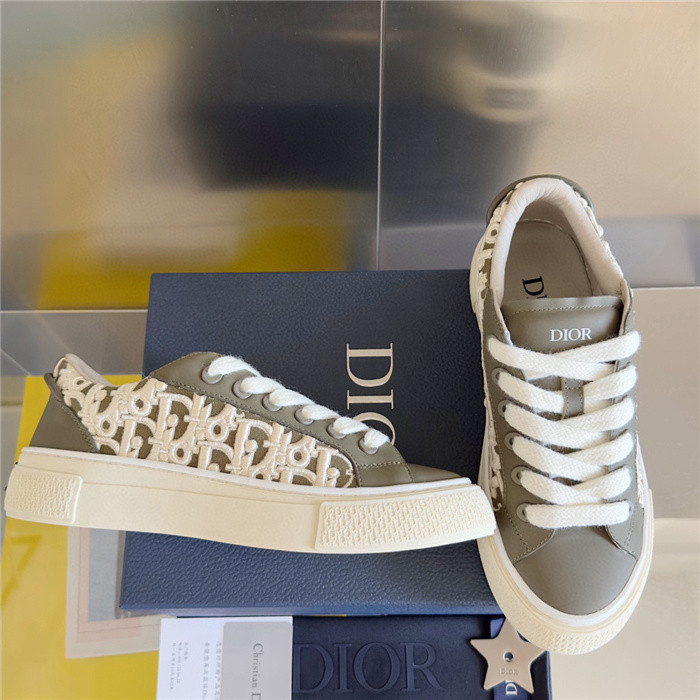 DR B33 SNEAKER