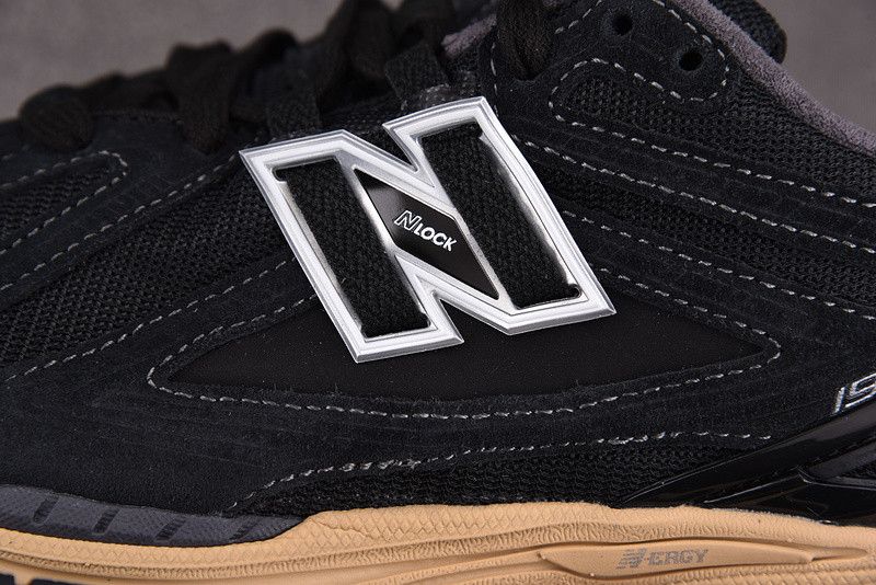 New Balance 1906R