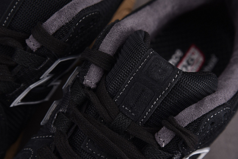 New Balance 1906R