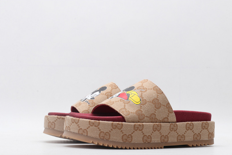 GUC LEATHER SLIDE
