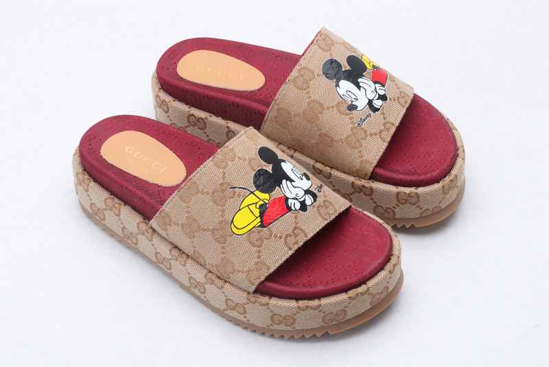 GUC LEATHER SLIDE