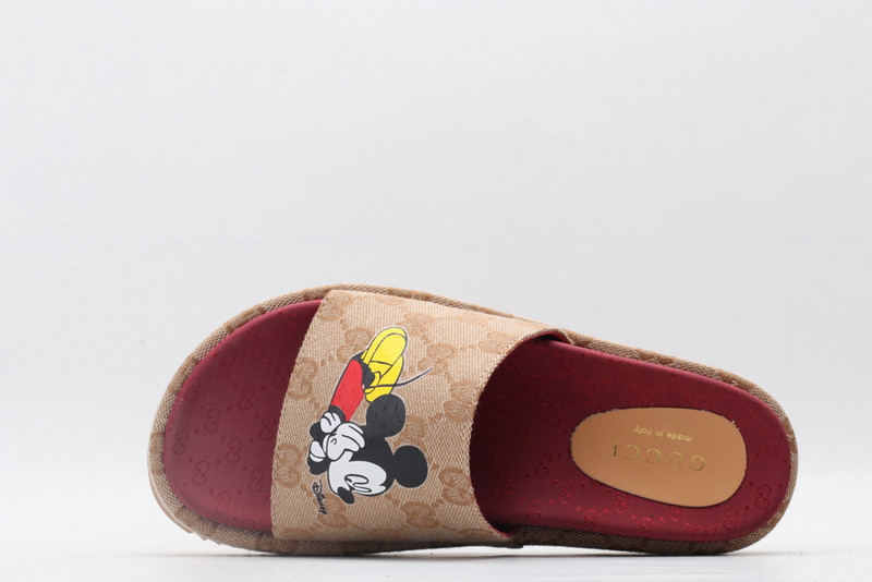 GUC LEATHER SLIDE