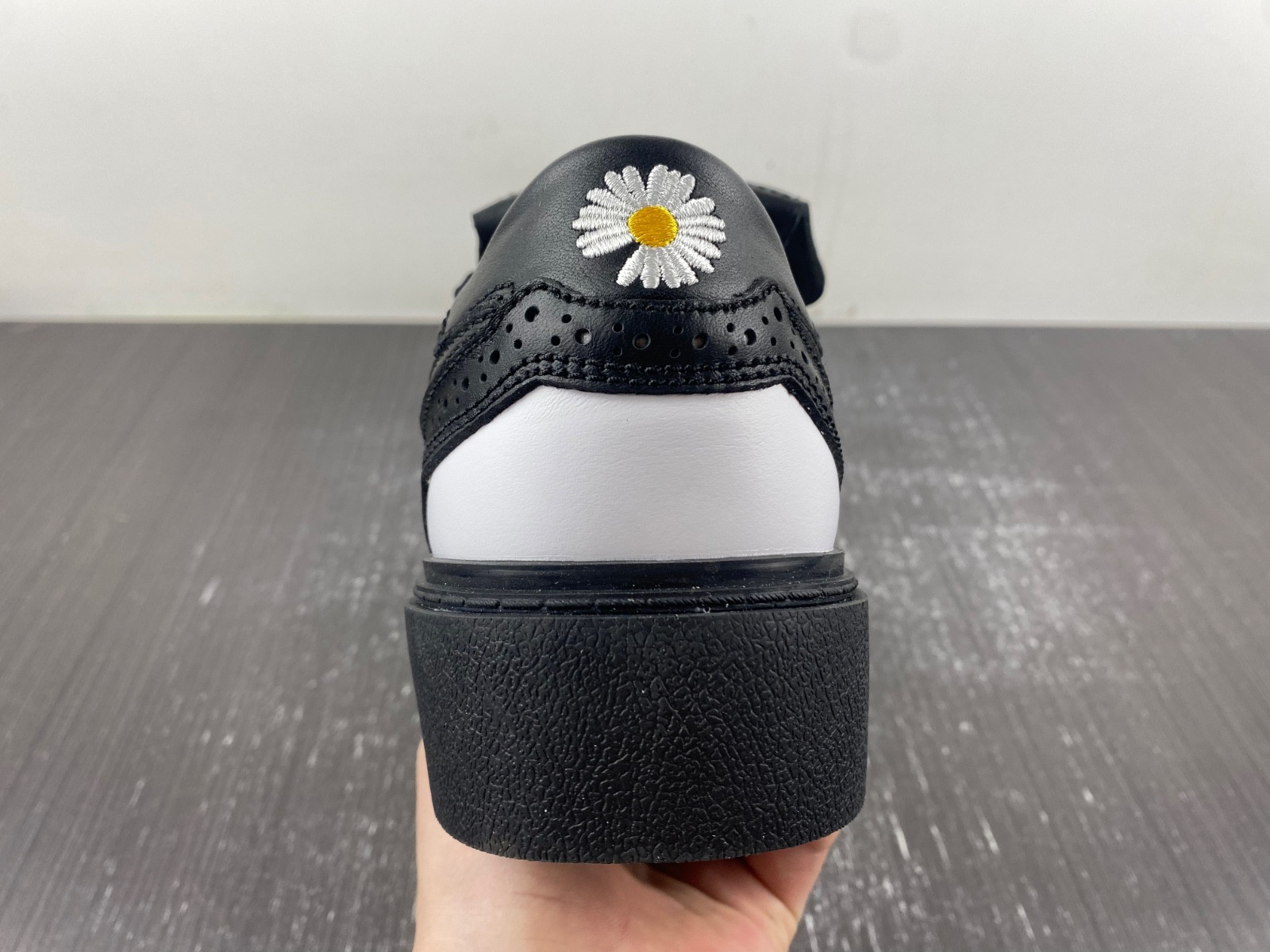 G-Dragon x Nike Kwondo 1 "Panda" DH2482-101