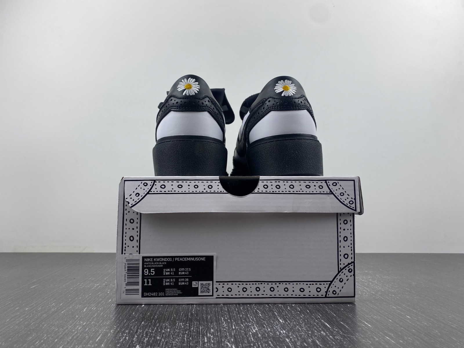 G-Dragon x Nike Kwondo 1 "Panda" DH2482-101