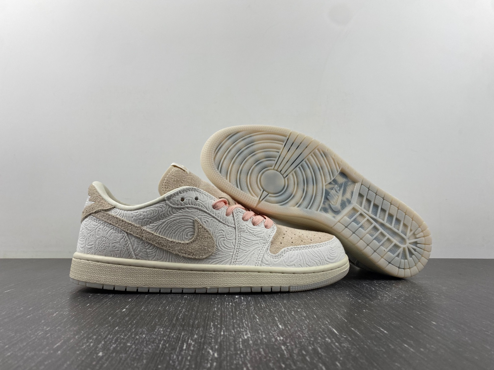 Jordan 1 Retro Low OG Chris Paul Men