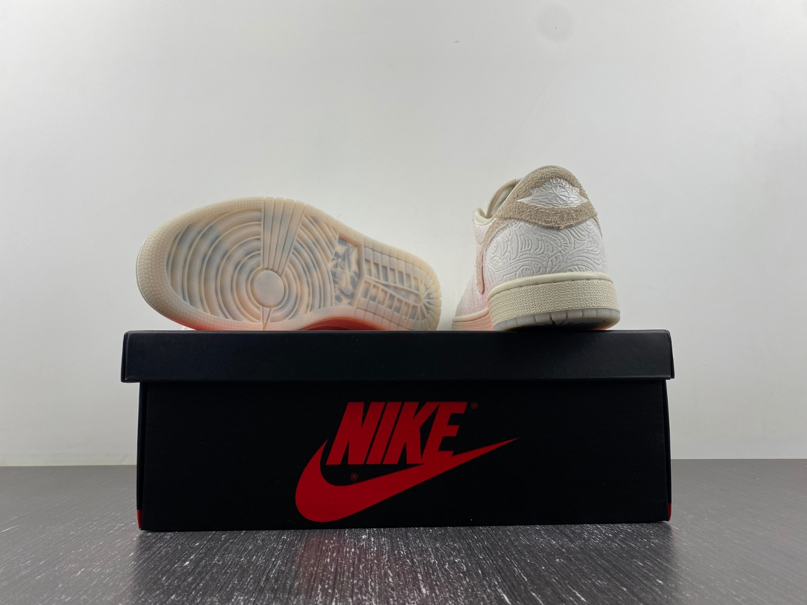 Jordan 1 Retro Low OG Chris Paul Men