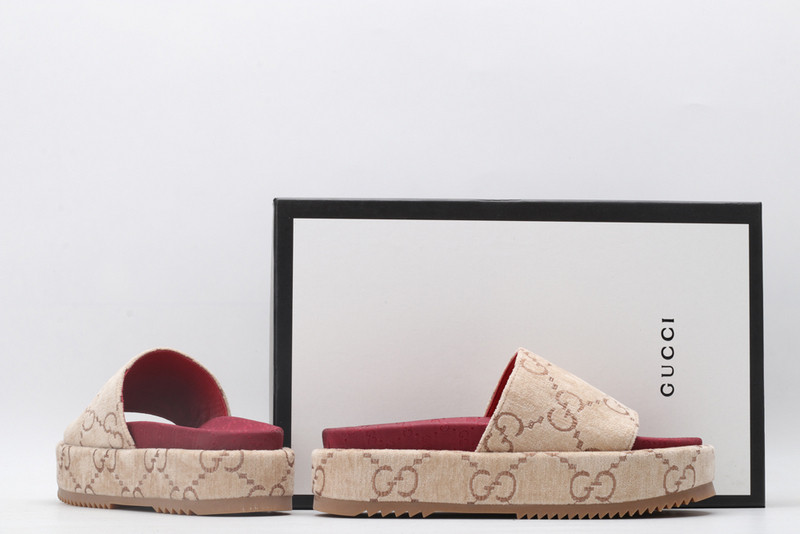 GUC LEATHER SLIDE