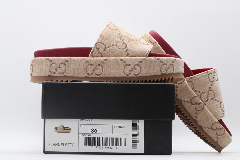 GUC LEATHER SLIDE