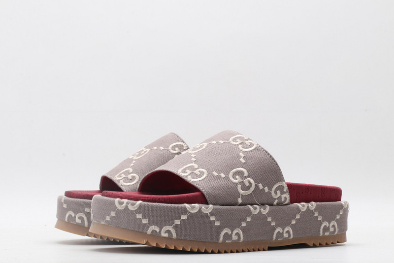 GUC LEATHER SLIDE