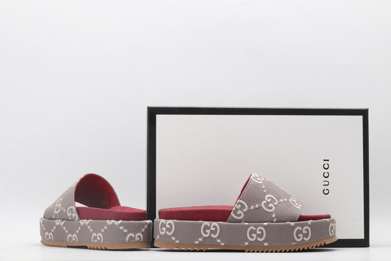 GUC LEATHER SLIDE