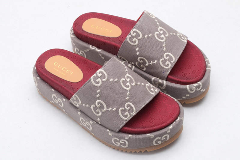 GUC LEATHER SLIDE