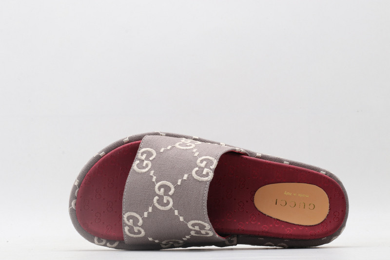 GUC LEATHER SLIDE