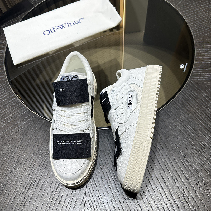 Off-White c/o Virgil Abloh