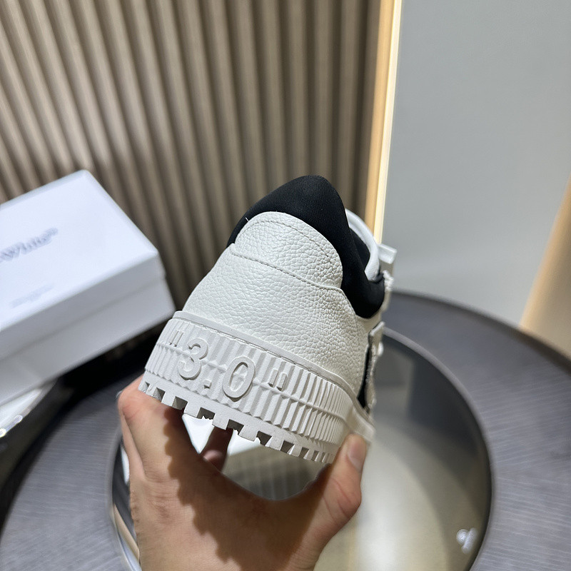 Off-White c/o Virgil Abloh