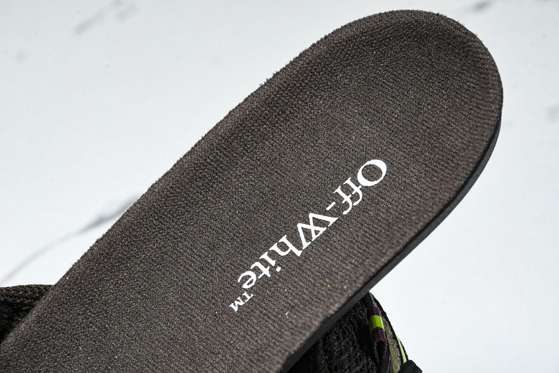 Off-White c/o Virgil Abloh