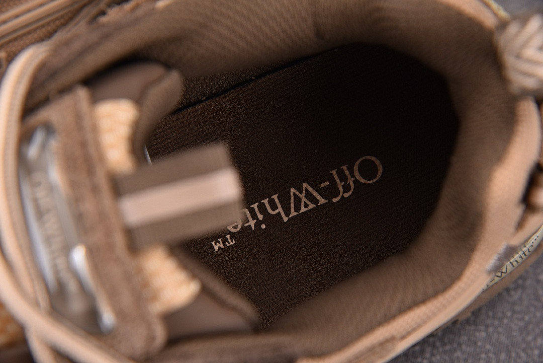 Off-White c/o Virgil Abloh