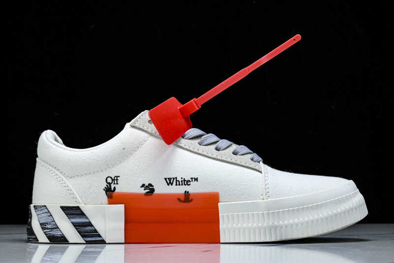 Off-White c/o Virgil Abloh