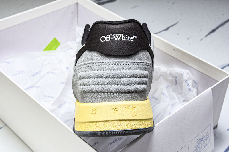 Off-White c/o Virgil Abloh