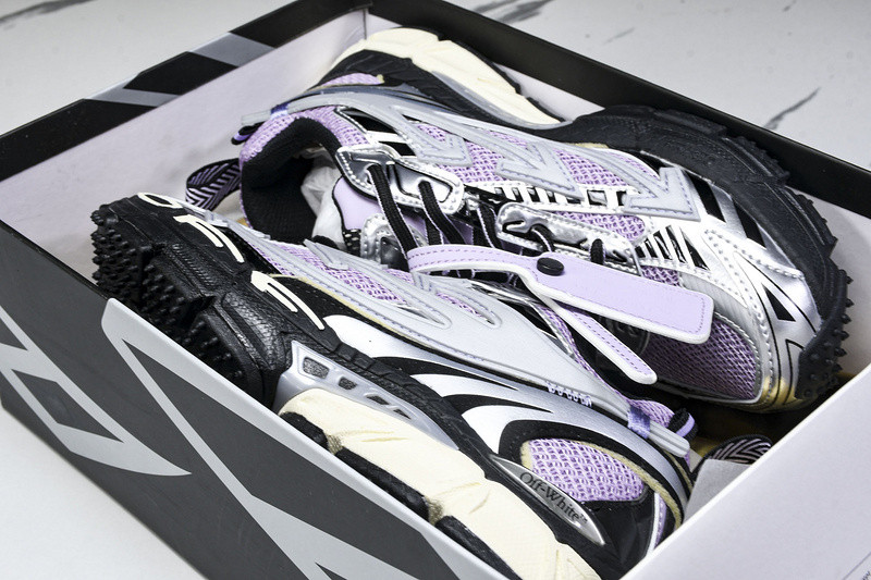Off-White c/o Virgil Abloh