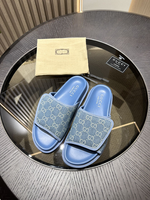GUC LEATHER SLIDE
