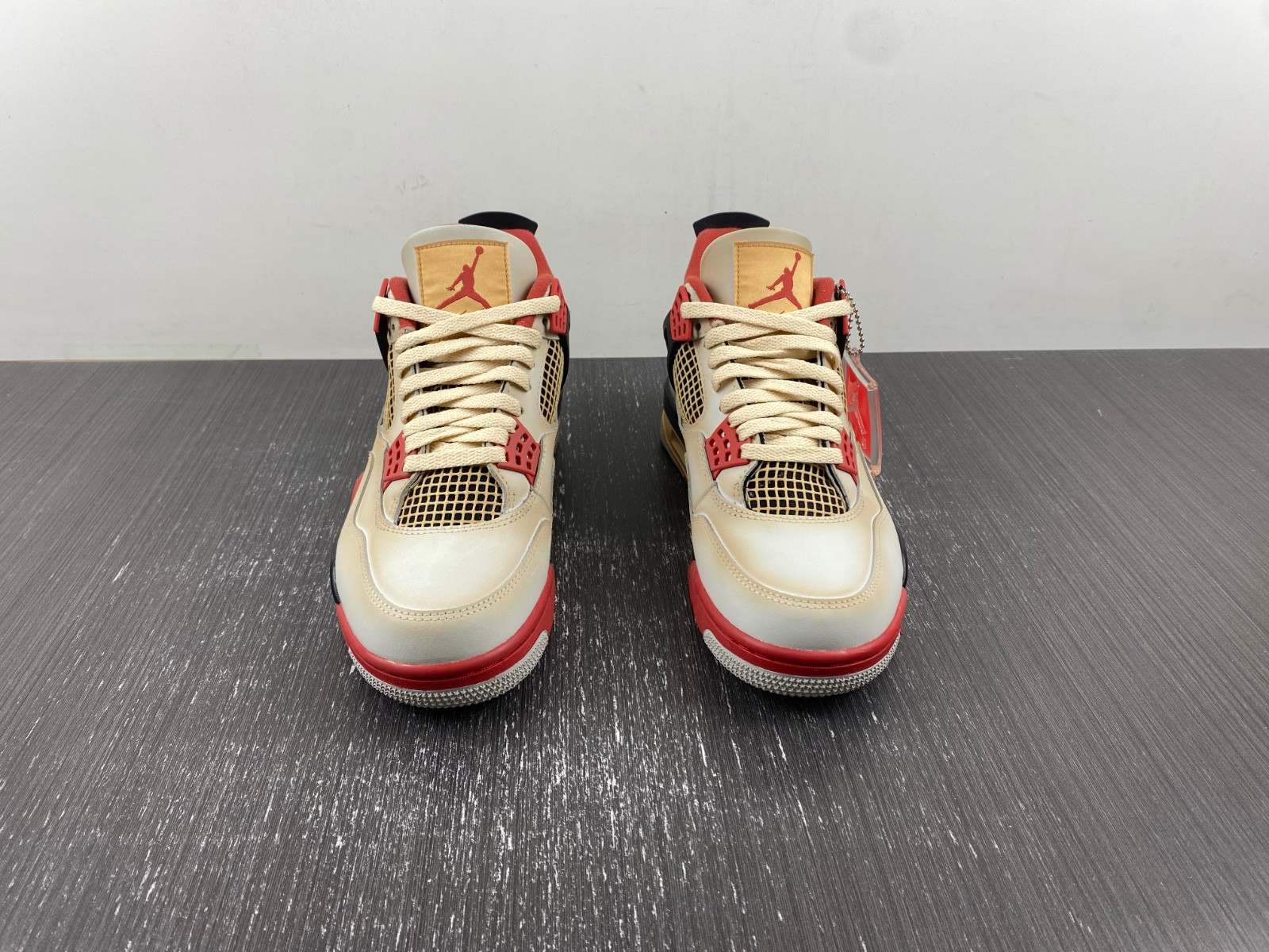 Air Jordan 4 Retro Charizard AQ9129-105