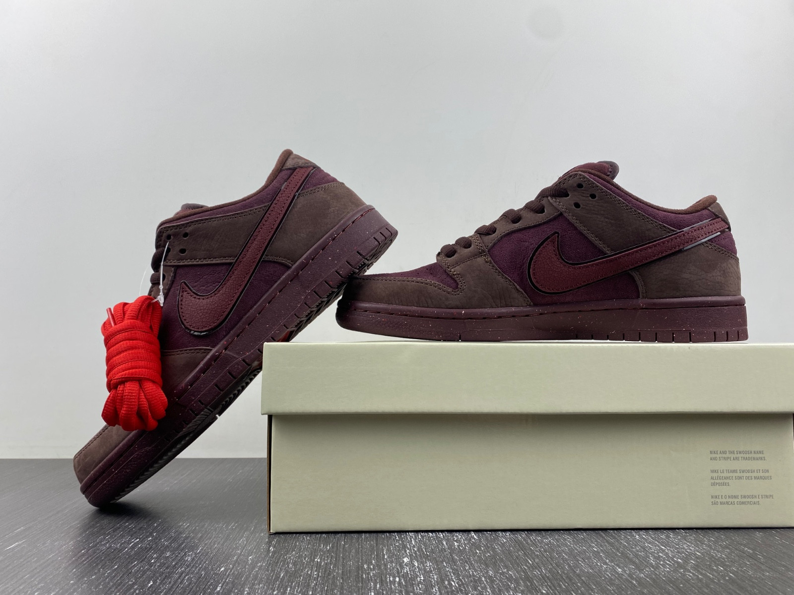 Nike SB Dunk Low Premium Valentine