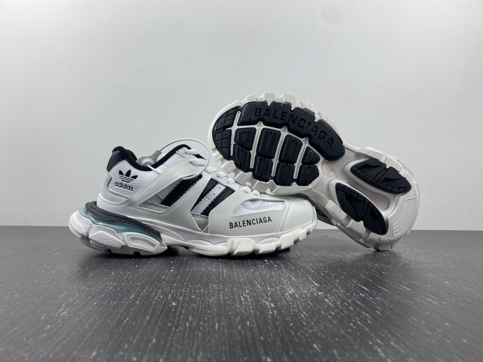 Balenciaga - x Adidas Track Forum sneaker 741107 W3CZ1 9010