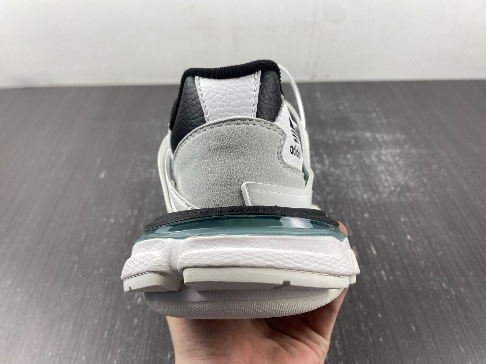 Balenciaga - x Adidas Track Forum sneaker 741107 W3CZ1 9010