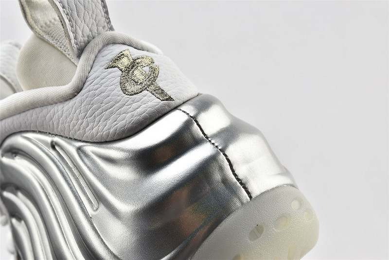 Nike Air Foamposite One Chrome White AA3963-100