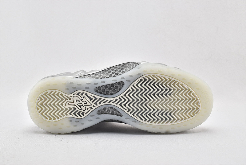 Nike Air Foamposite One Chrome White AA3963-100