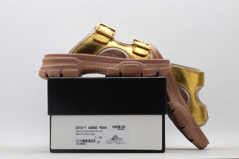 GUC LEATHER SLIDE