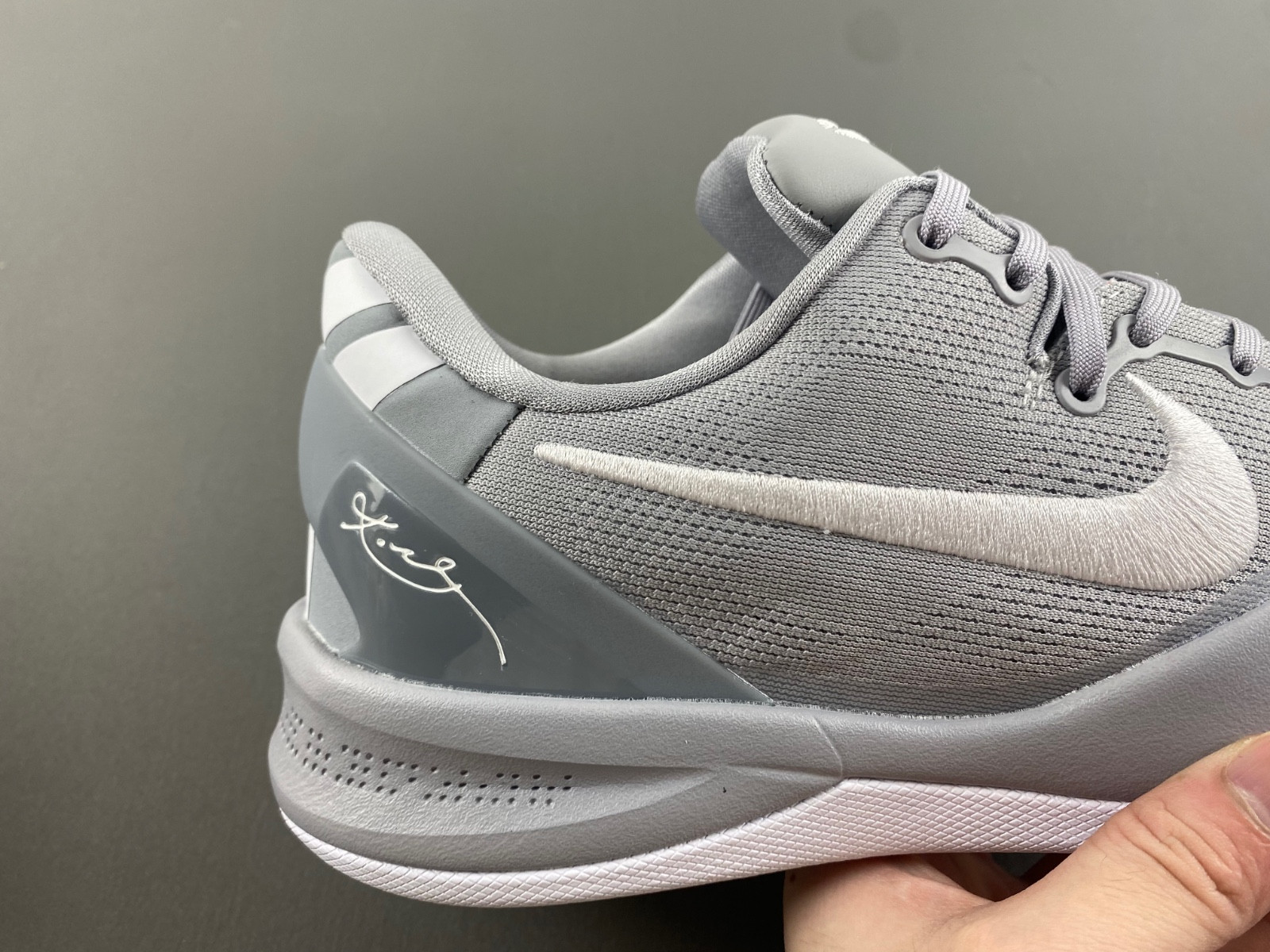 NIKE KOBE 8 PROTRO “WOLF GREY” HF9550-002
