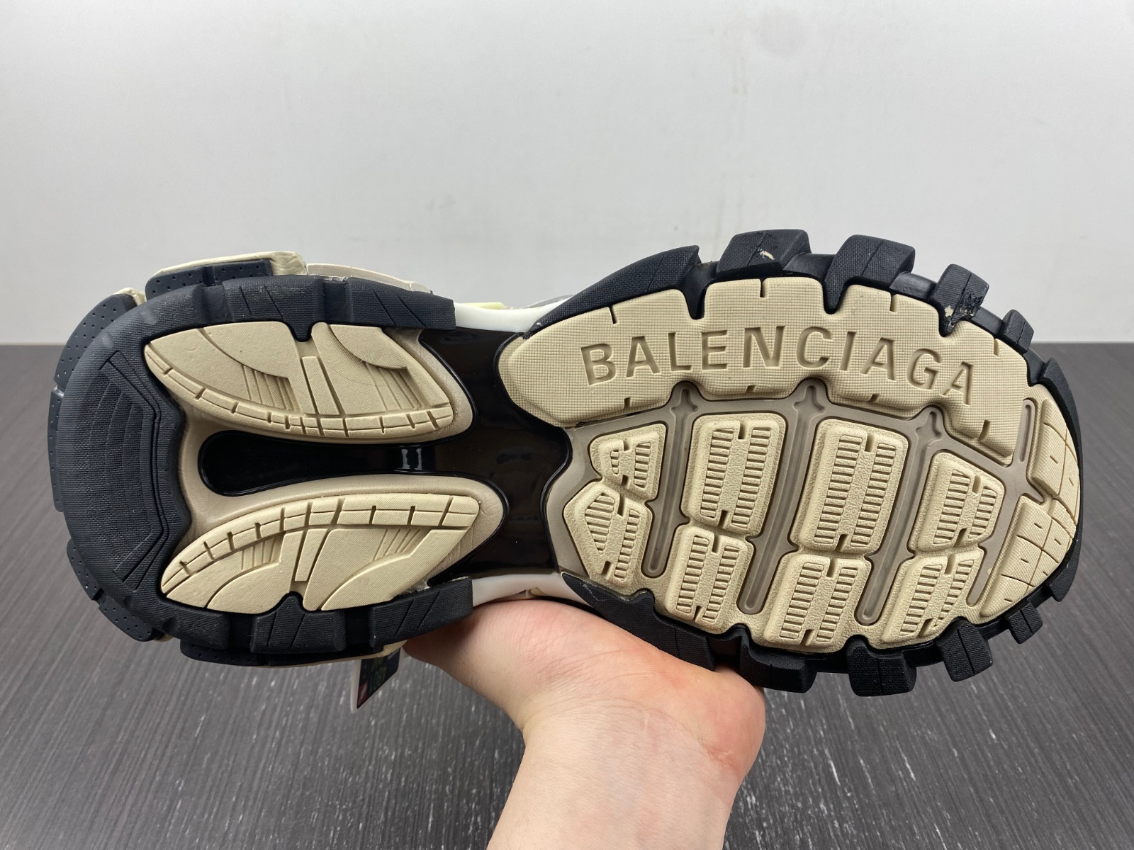 Ba*len*cia*ga track 2.0 beige 568615w2gn38071