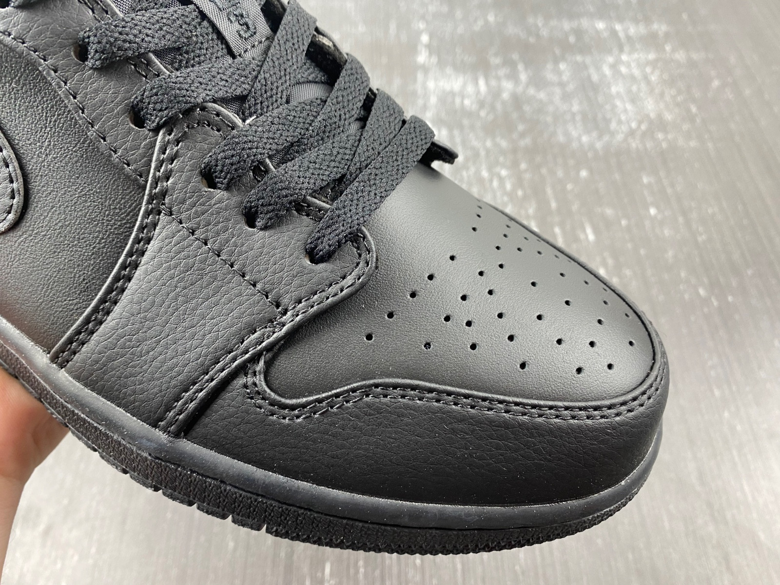 Jordan 1 Low Triple Black - 553558-091
