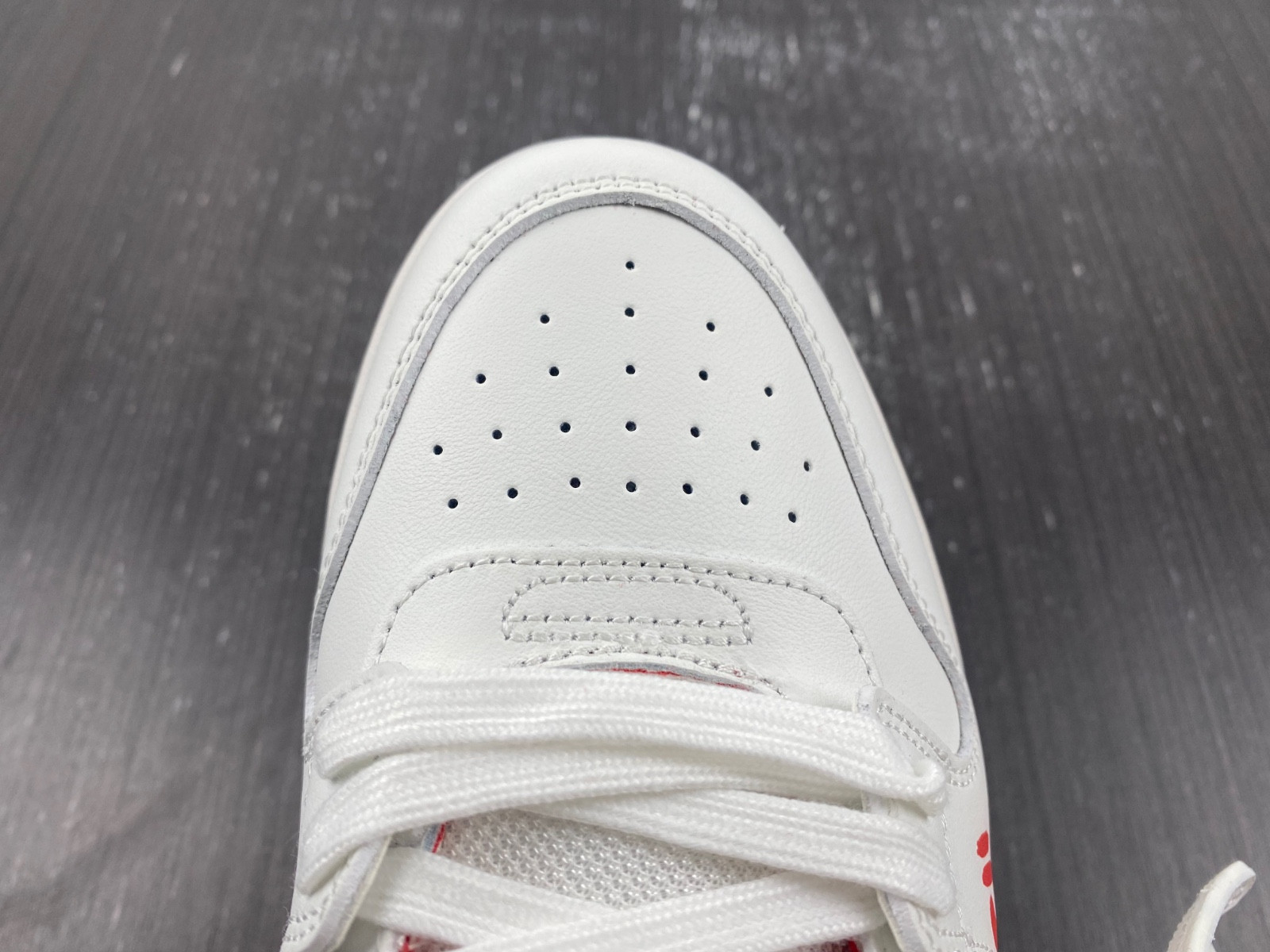 Off-White c/o Virgil Abloh