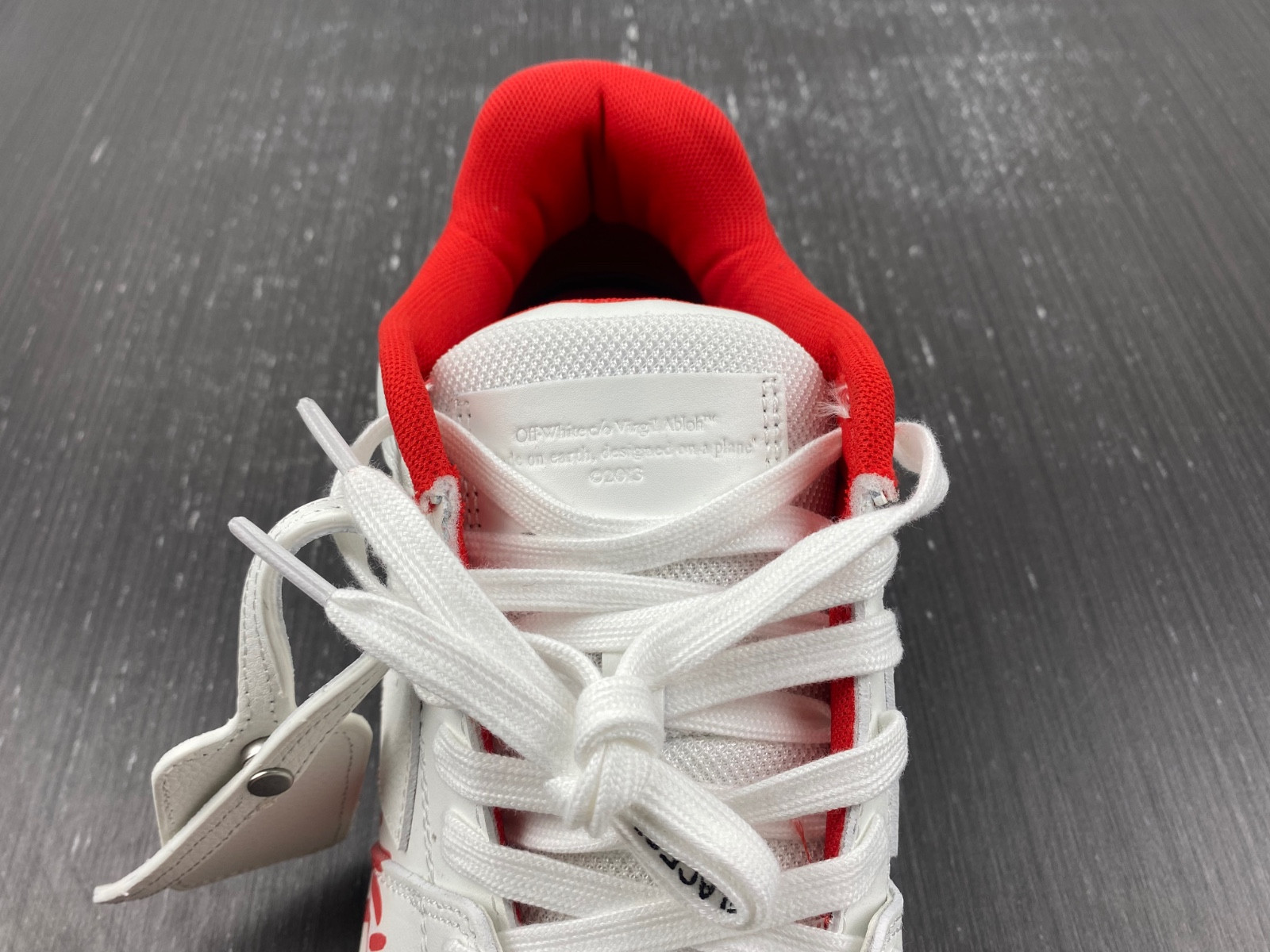 Off-White c/o Virgil Abloh