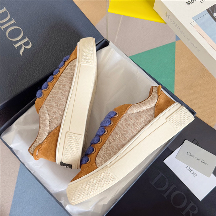 DR B33 SNEAKER