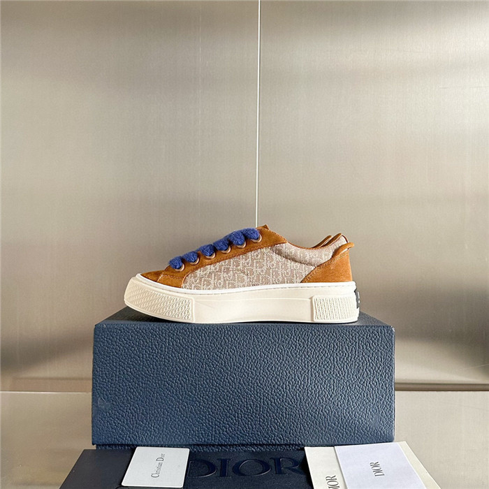 DR B33 SNEAKER