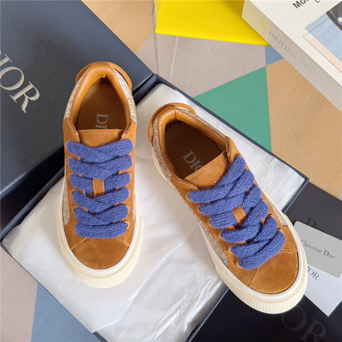 DR B33 SNEAKER