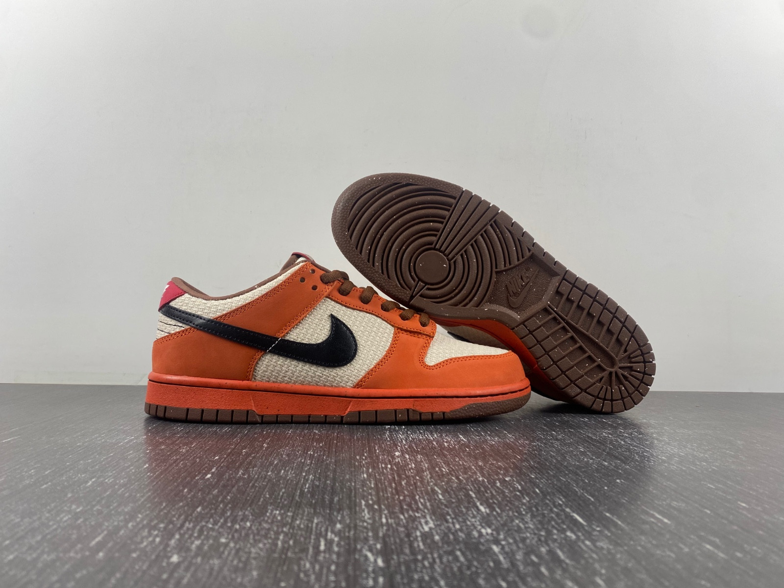Nike SB Dunk Low Top Ramen Men