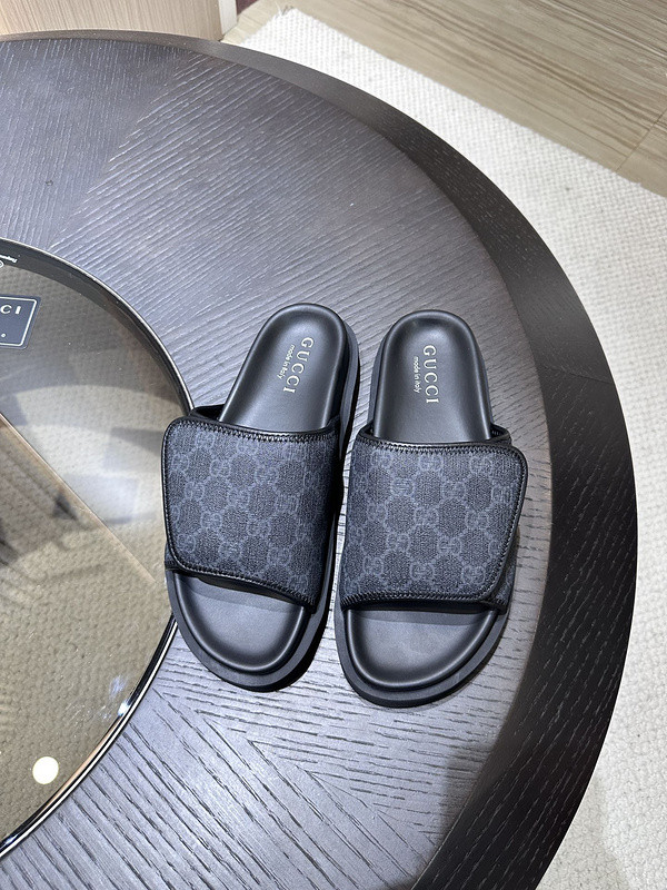 GUC LEATHER SLIDE