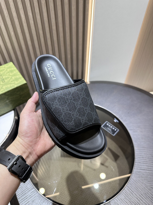 GUC LEATHER SLIDE