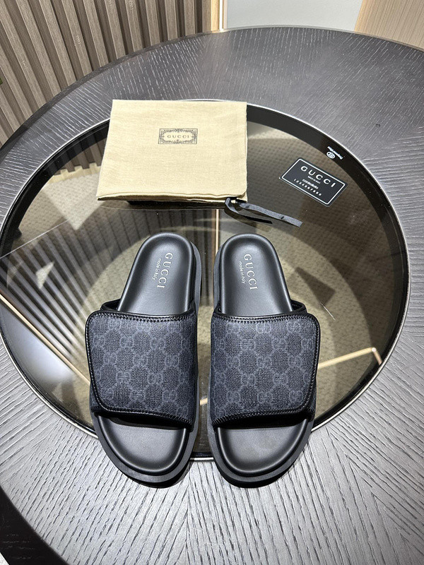 GUC LEATHER SLIDE