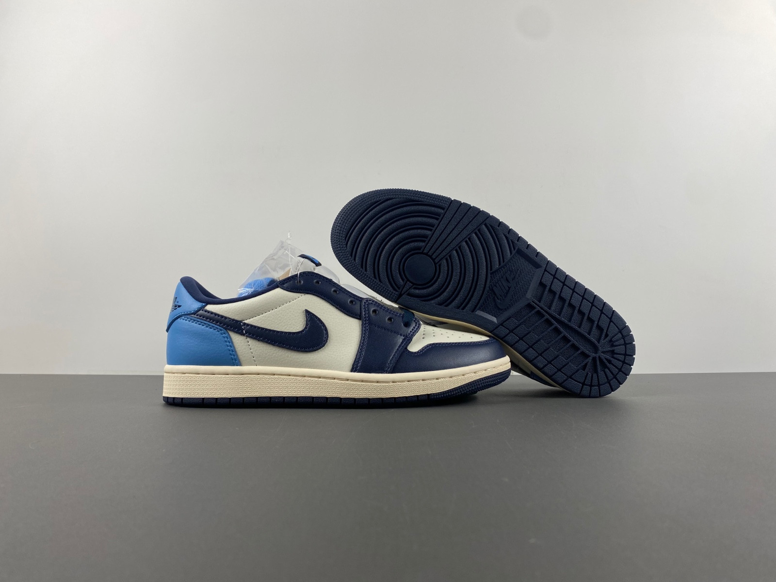 Air Jordan 1 Retro Low OG