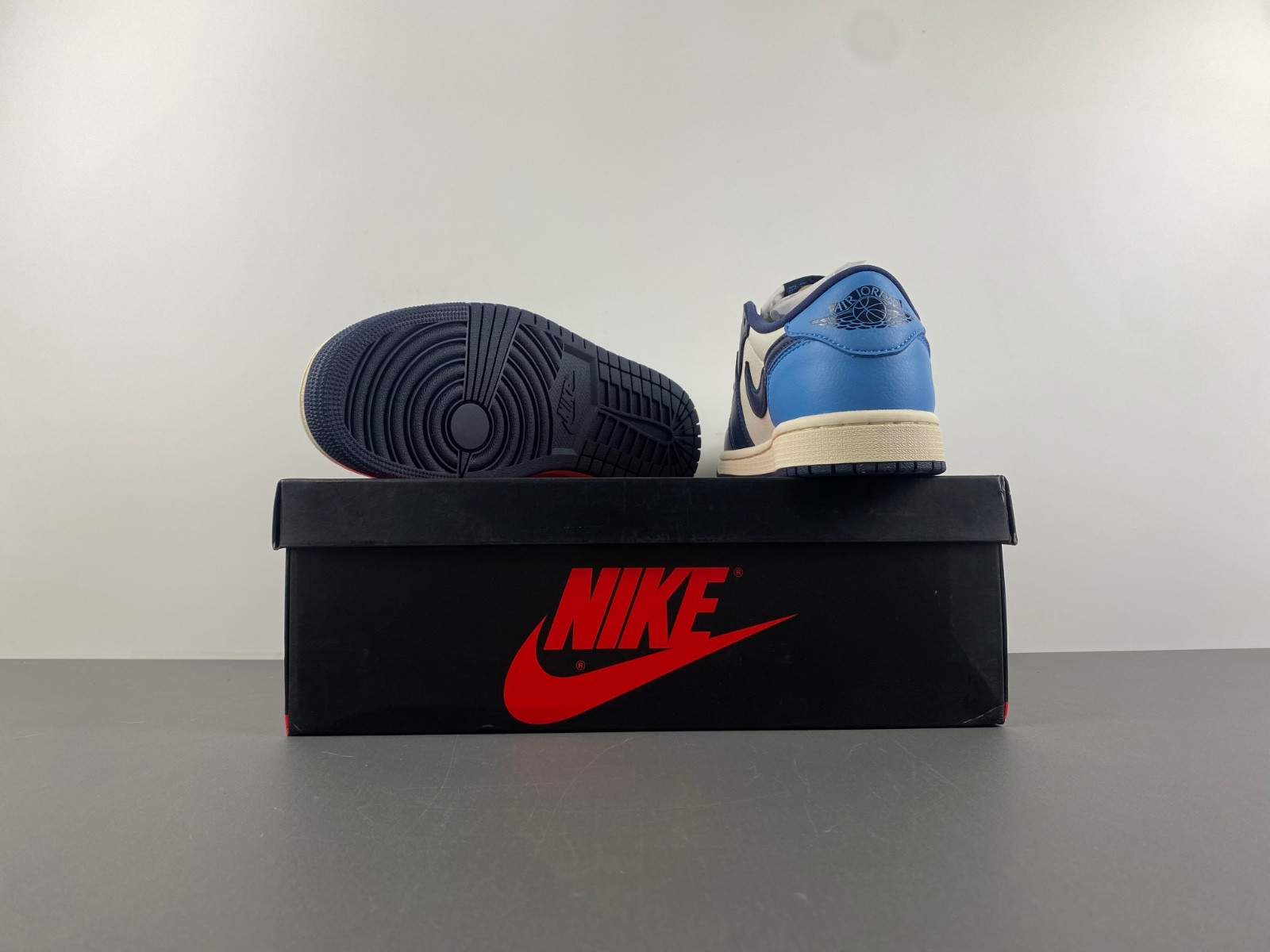 Air Jordan 1 Retro Low OG