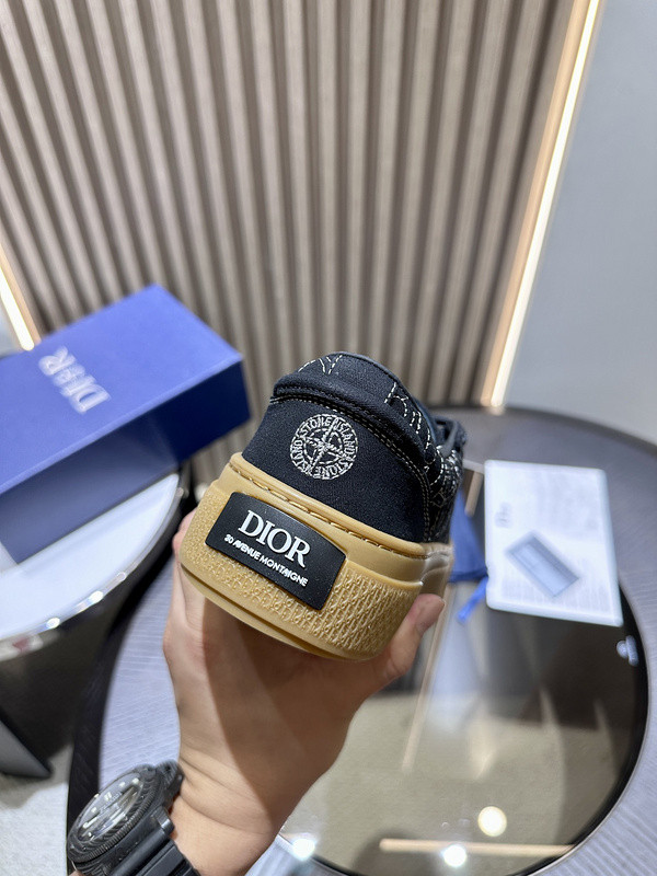 DR B33 SNEAKER