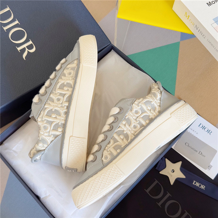 DR B33 SNEAKER