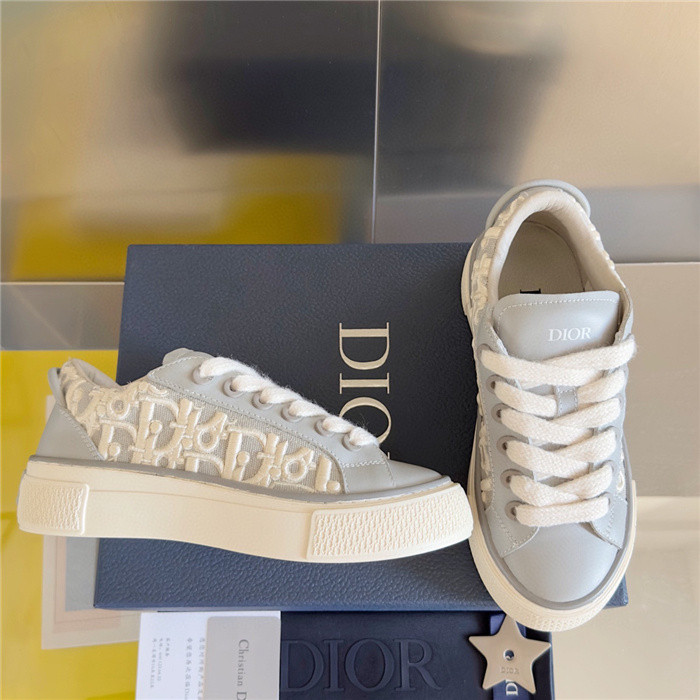 DR B33 SNEAKER